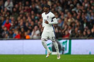 英媒：阿森納球迷請(qǐng)?jiān)覆灰烋R杜埃凱，超過1400位球迷簽名