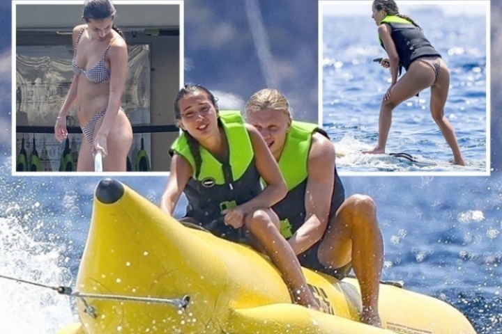 大香蕉??哈蘭德與女友海灘浪漫度假，同乘香蕉船海上沖浪??