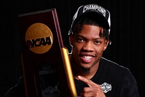 39順位大齡新秀！猛龍與阿利賈-馬丁簽下雙向合同！