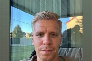 亞馬爾調(diào)侃什琴斯尼金發(fā)：這發(fā)型不賴，排名第二僅次于我??