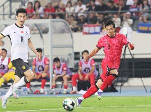 巴頓生涯首次代表國足先發(fā)出戰(zhàn)，此前4次均是替補登場