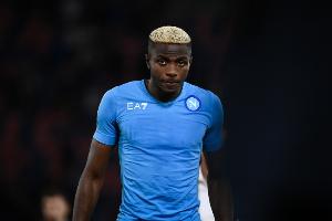 記者：利雅得新月正式報(bào)價(jià)奧斯梅恩，轉(zhuǎn)會費(fèi)7500萬歐分兩期支付