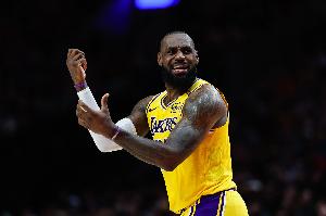 哈斯勒姆：詹姆斯絕對有可能離開湖人 現(xiàn)在對他最重要的是爭冠