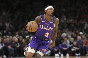 美記：勇士對比爾的興趣被夸大了 后者也不太可能接受一份底薪