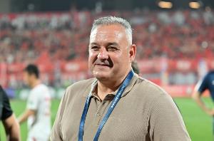 薩爾瓦多：憑借隊(duì)員的拼搏和信念，我們客場(chǎng)絕殺紅獅取得勝利