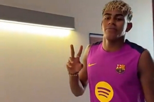 巴薩官推曬亞馬爾歸隊體檢視頻：生日快樂，拉明??