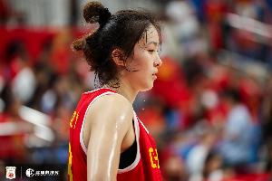 漸入佳境??女籃姑娘第三節(jié)轟出37-19攻擊波 三節(jié)戰(zhàn)罷領(lǐng)先47分