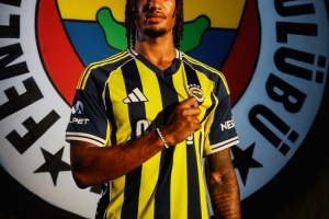 米蘭介入前僅150萬歐！意媒：阿奇-布朗在費內巴切稅后年薪350萬