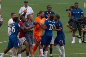 恩里克賽后與若昂-佩德羅沖突，龍賽羅點評：輸不起，可悲的行為