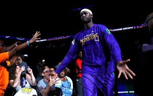 ??夸梅-布朗：打球時(shí)絕不結(jié)婚 因?yàn)槲抑莱Ｄ晖獬鑫铱隙〞?huì)出軌