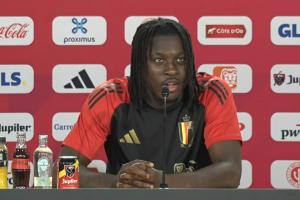 記者：截至昨天下午，勒沃庫森仍在巴卡約科競爭中領(lǐng)先