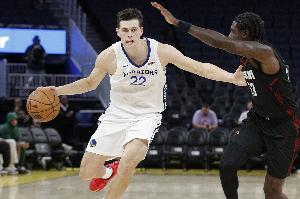 狀態(tài)回暖！52號(hào)秀圖希11中4拿到15分5板2助1斷 得分首次上雙