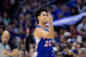 球隊(duì)后場(chǎng)擁擠？麥凱恩：這就是競(jìng)爭(zhēng)的魅力 我們都會(huì)享受比賽的