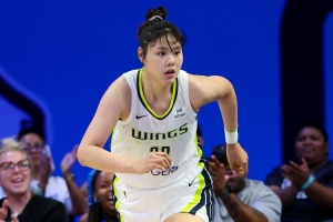 麥穗豐：李月汝基本坐穩(wěn)飛翼的首發(fā) 現(xiàn)在要學(xué)著成為球隊(duì)領(lǐng)袖