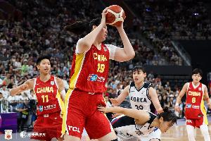 ??小孩欺負(fù)大人！張子宇8中8超高效砍18分4板 下半場(chǎng)首發(fā)改戰(zhàn)局