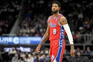 美記：?jiǎn)讨巫笙ヒ荒陜?nèi)三次受傷 雖巔峰勁爆&但他的身體正日漸崩潰