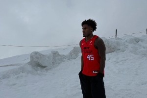 我是誰我在哪？熱火官方把米切爾的旅游照玩壞了！