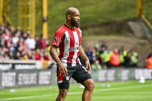 天空：曼聯(lián)買姆貝莫的談判還在繼續(xù)，小蜜蜂不可能同時賣他和維薩