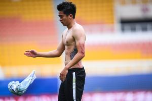 青島海牛前鋒胡靖航（28歲）轉(zhuǎn)會南京城市