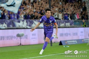 關(guān)鍵時(shí)刻挺身而出 向我們的隊(duì)長(zhǎng)鼓掌??致敬