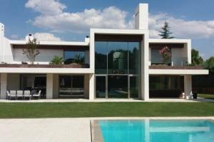 機(jī)密報(bào)：庫爾圖瓦以450萬歐出售豪宅，隨后購(gòu)置了另一處房產(chǎn)