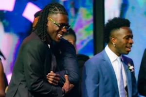 米利唐昨日舉辦婚禮，維尼修斯、羅德里戈、卡馬文加出席