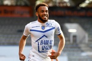 19歲姆貝莫580萬鎊加盟小蜜蜂??升級+保級奮戰(zhàn)6年后留下7100萬