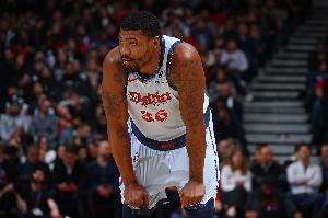 ??湖媒：湖人與斯瑪特簽下兩年合同???? 至此聯(lián)盟已無對手