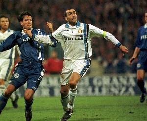 貝爾戈米：隊(duì)長(zhǎng)應(yīng)為全隊(duì)服務(wù)，我多次帶博格坎普吃飯幫他融入國(guó)米