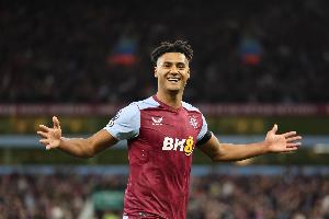 記者：沃特金斯和杰克遜也在曼聯(lián)的中鋒引援名單之中