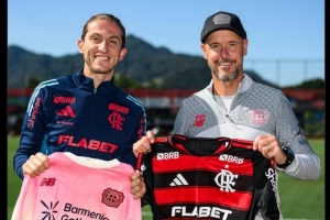 友誼第一，滕哈赫與弗拉門戈主帥費利佩-路易斯交換球衣