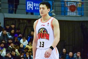 吉林有姜宇星頂薪獨(dú)家簽約權(quán) 執(zhí)意留人的話后者幾乎無法拒絕