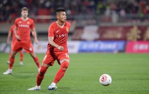 足球報(bào)：銅梁龍交出沖超路上昂貴學(xué)費(fèi)，防守陣型必須優(yōu)化