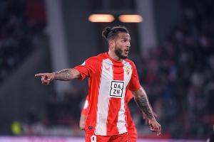 西媒：阿爾梅里亞前鋒蘇亞雷斯在家中遭遇盜竊未遂