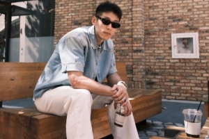 ??有點(diǎn)帥！陸文博曬在美國(guó)的近照：遲到的快樂(lè)日記