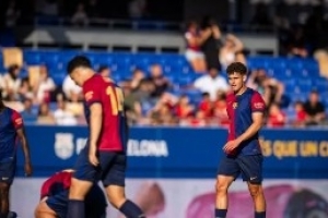 官方：部分巴薩B隊(duì)球員離開一線隊(duì)訓(xùn)練，其余幾人繼續(xù)跟隊(duì)訓(xùn)練