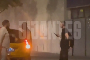 談至凌晨！德科與拉什福德經(jīng)紀(jì)人凌晨0:35離開(kāi)甘伯體育城