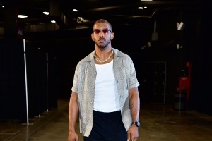 弗蘭克：保羅17年去火箭時以先簽后換的方式讓我們得到了回報