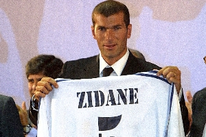 意甲榮光歲月！01/02賽季夏窗前十：意甲七席，標王齊達內7750萬