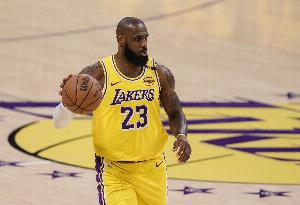 湖人高管談?wù)材匪梗赫J(rèn)為球員選項(xiàng)能讓球員擁有所有權(quán)力的說法很傻