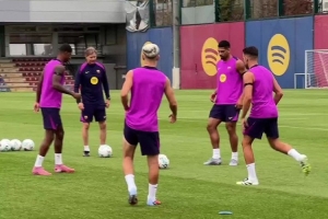 巴薩社媒曬拉什福德訓(xùn)練視頻：他已經(jīng)熟悉了我們的搶圈