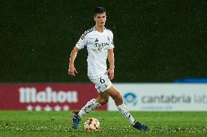 記者：斯圖加特希望本周300萬歐完成切瑪交易，皇馬保留回購選項