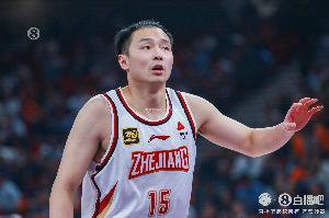 直播吧獨家：青島隊頂薪追逐后衛(wèi)王奕博 浙江將無匹配權(quán)