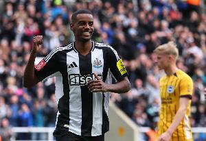 鏡報(bào)：盡管伊薩克尋求離隊(duì)，但曼聯(lián)、阿森納、切爾西已排除引進(jìn)他