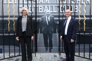 官方：比爾-尼科爾森大門在托特納姆熱刺的新球場正式重新開放