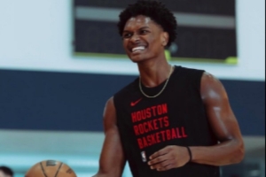 ??球場視野見長！阿門最新打野球集錦 多次送出妙傳