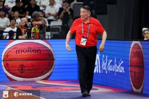 楊毅：別覺得亞洲杯無所謂 對籃協(xié)新領(lǐng)導(dǎo)班子來說拿成績很重要