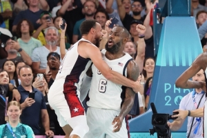 庫(kù)里：奧運(yùn)金牌絕不是輕輕松松拿到的 不然也不會(huì)慶祝得那么激動(dòng)