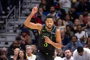 CJ：當(dāng)看到很久沒聯(lián)系的杜馬斯打我電話時(shí) 我就感覺要被交易了