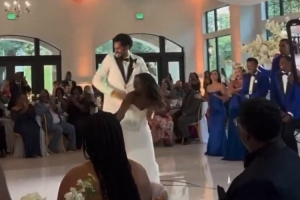 舞技不錯??阿倫和新婚妻子在婚禮上跳舞 氣氛非常熱烈